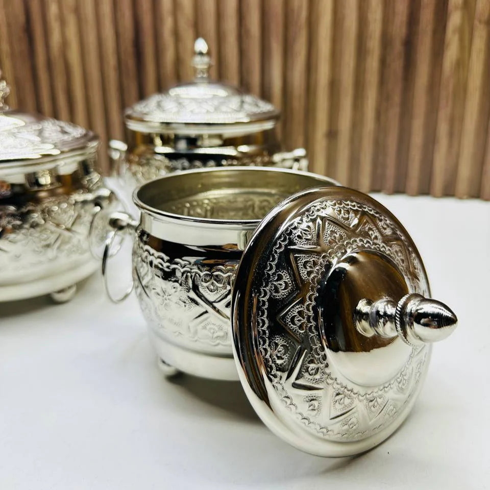 Ensemble de Pots Décoratifs Orientaux en Métal Gravé
