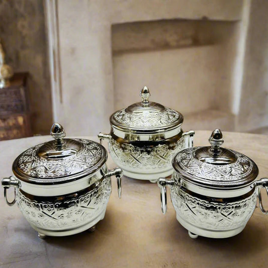 Ensemble de Pots Décoratifs Orientaux en Métal Gravé