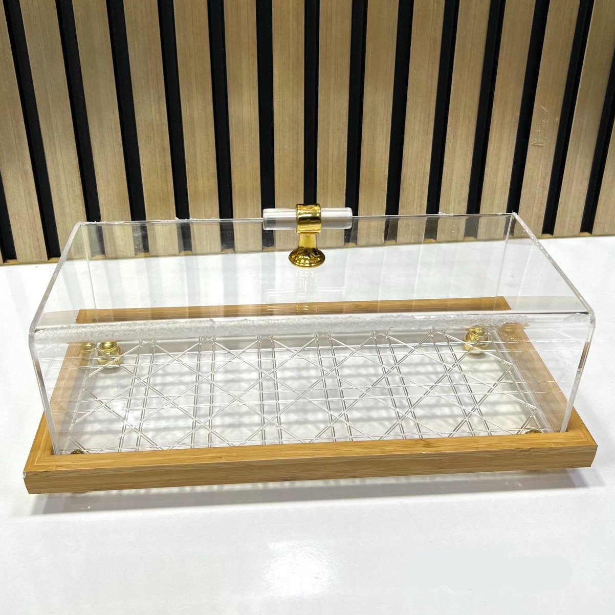 Vitrine Élégante en Acrylique avec Base en Bambou