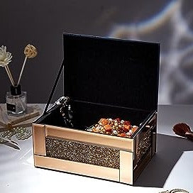 Boîte à bijoux en verre miroir avec décor de diamants écrasés