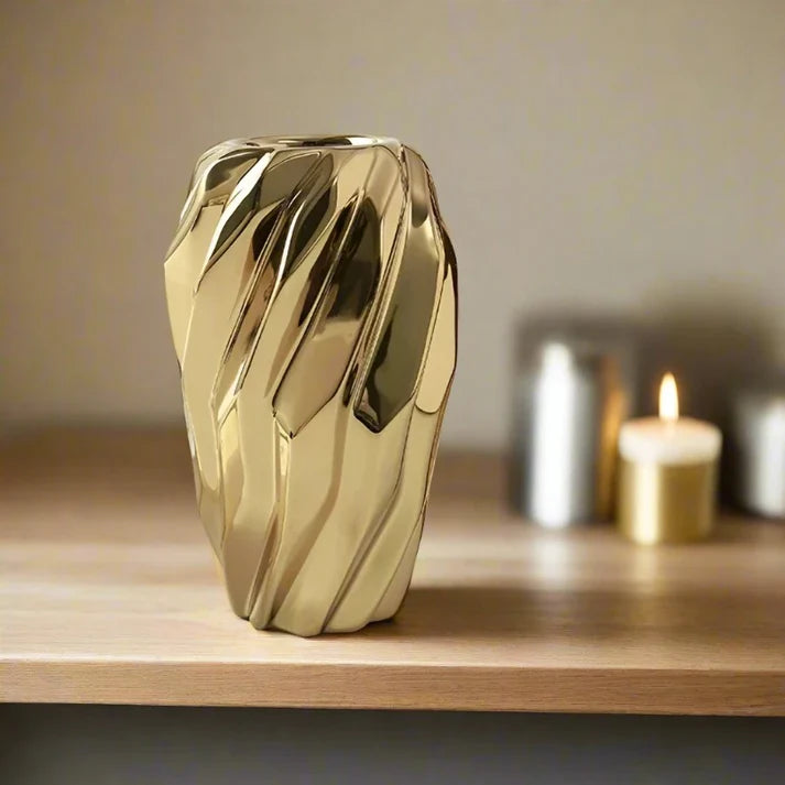 Vase design tourbillon nordique de luxe - Céramique plaquée or.