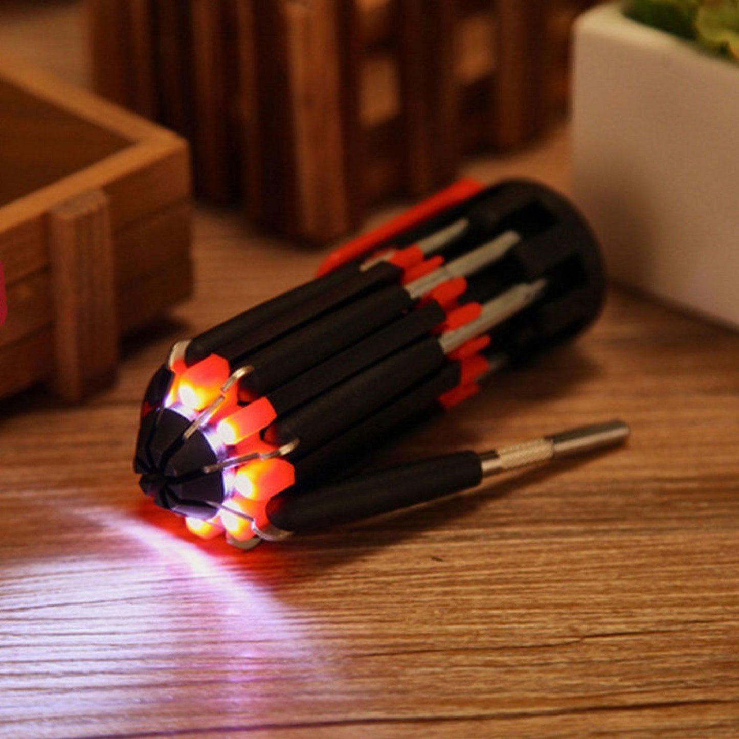 Tournevis multifonction, avec Kit d'outils de vissage 8 en 1 lampe de poche à 6 LED
