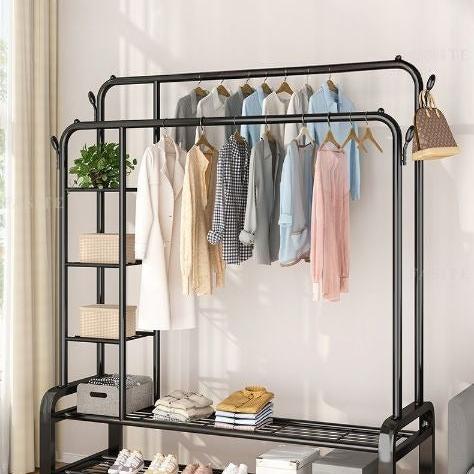 Étagères modernes en fer métallique pour chambre à coucher.