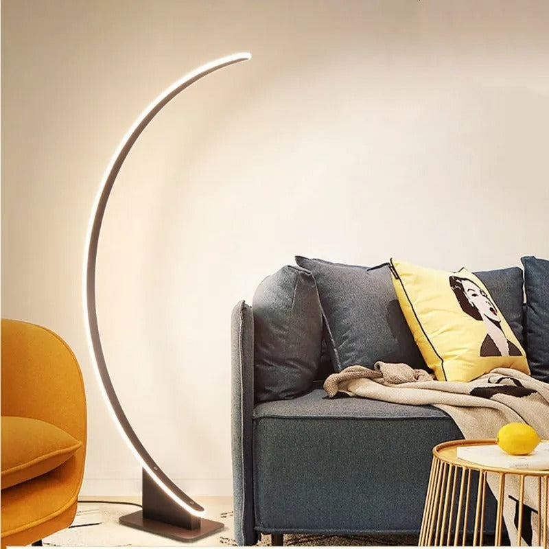 Lampe à arc LED élégante et moderne ; Cela donne également un look moderne.