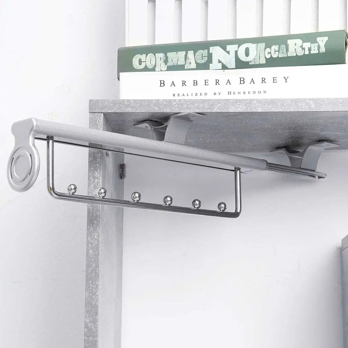Cintre rétractable extractible pour garde-robe