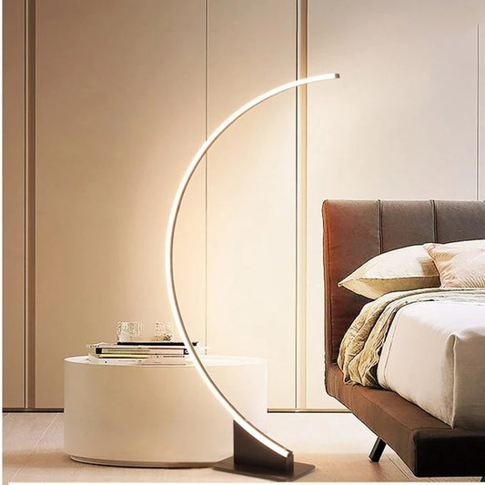 Lampe à arc LED élégante et moderne ; Cela donne également un look moderne.