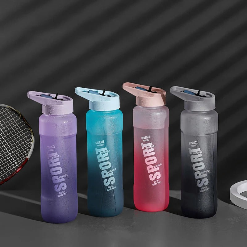 Bouteille d'eau en plastique avec poignée pour sport