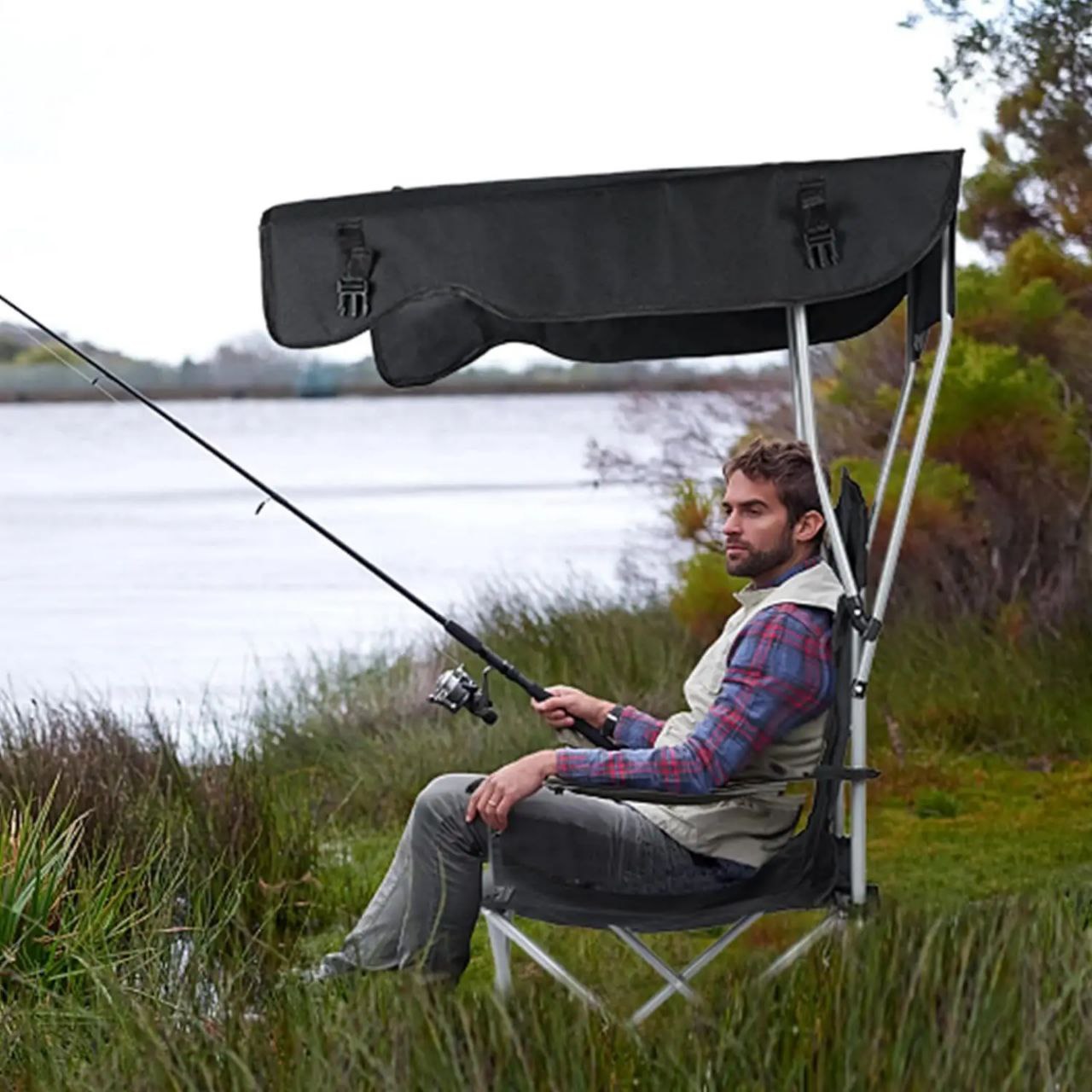 Chaise de camping confortable avec parasol réglable