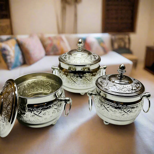 Ensemble de Pots Décoratifs Orientaux en Métal Gravé