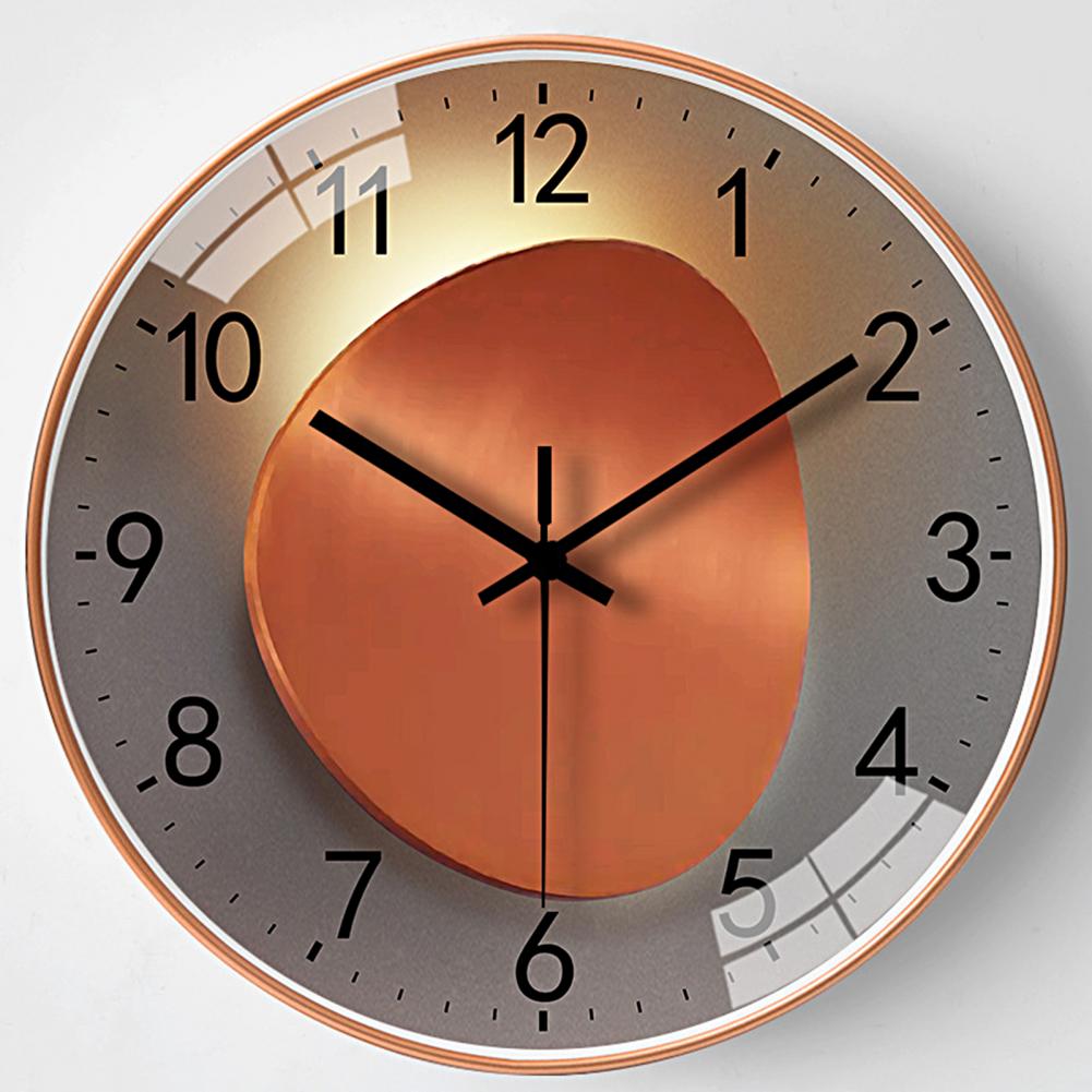 Horloge de maison à la mode