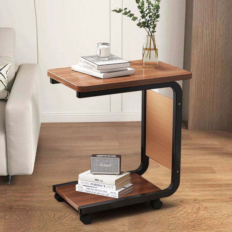 Table d'appoint en forme de C