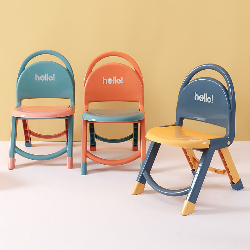 Petite chaise de maternelle pour bébé