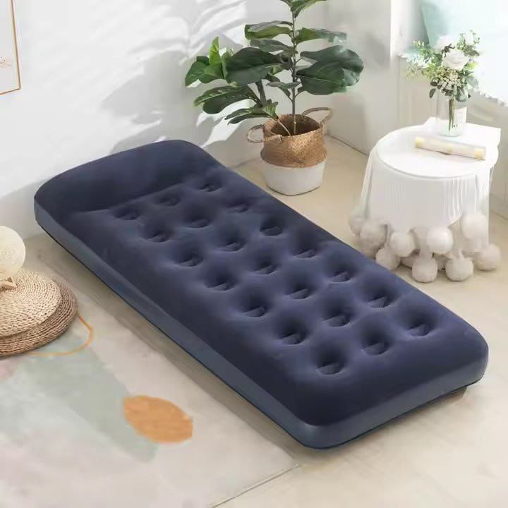 Lit pneumatique avec pompe intégrée, capacité de 300 kg
