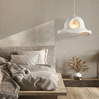 Lampe à suspension LED au design moderne, éclairage décoratif parfait.